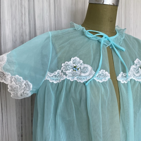 REDUCED 🌺 Vintage 60’s Vanity Fair for Eaton, nylon sheer! Size M - Picture 4 of 10